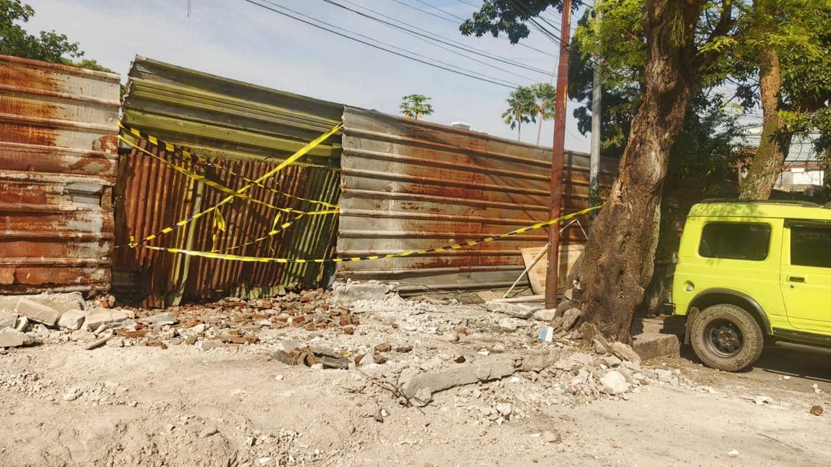 Bangunan yang Sempat Berdiri di Jalan Ambon Bandung Rata dengan Tanah