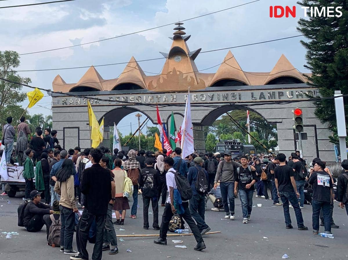 Massa Mahasiswa Bubarkan Diri dari Pemprov Lampung, Ancam Aksi Besar