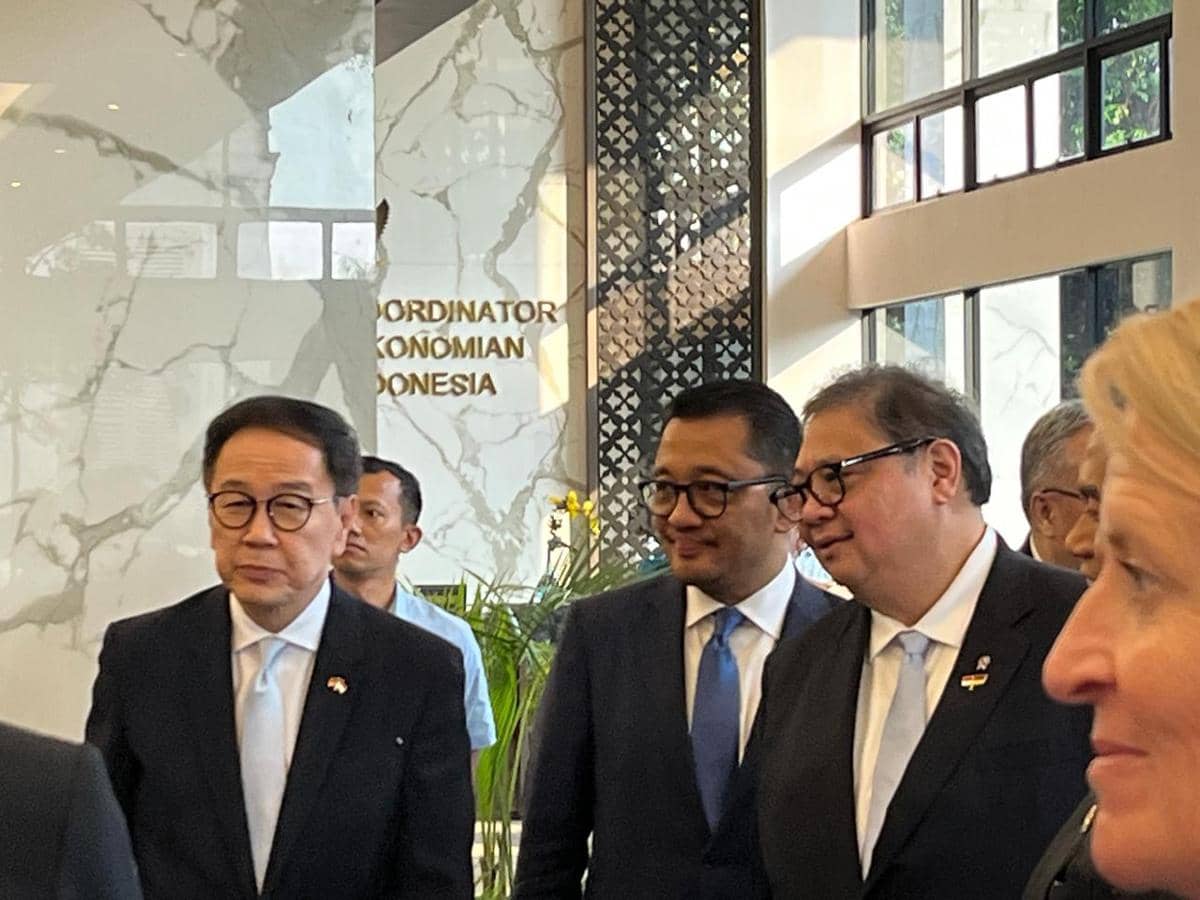 Airlangga: Jerman Tertarik Investasi Mineral Kritis-Serap Tenaga Kerja