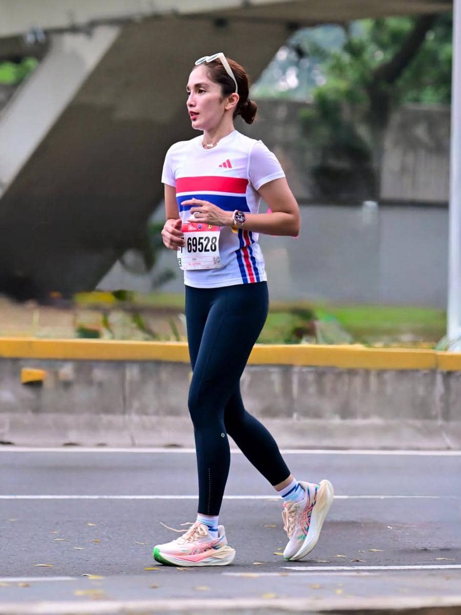 gaya artis saat mengikuti BTN Jakarta International Marathon (BTN JAKIM) 2026