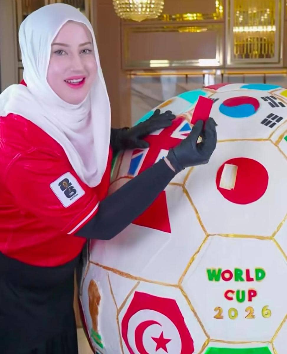 potret Tasyi Athasyia Buat World Cup Chocolate Ball Megalodon