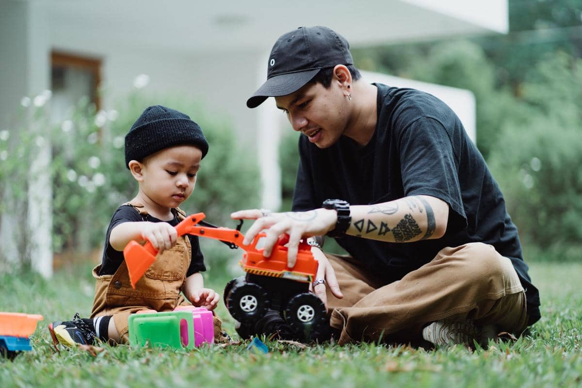 ilustrasi ayah dan anak