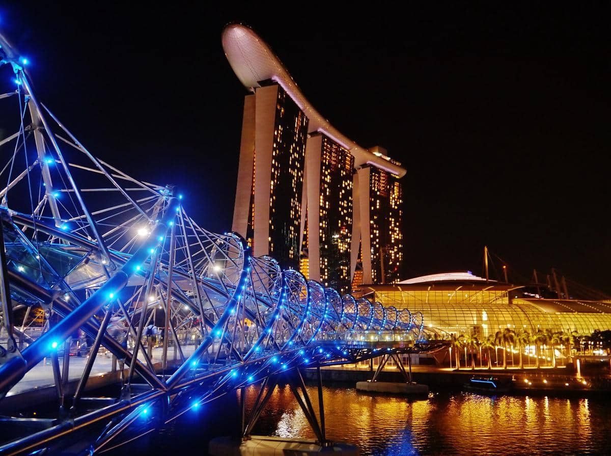 Kapan Waktu Terbaik ke Helix Bridge Singapore? Ini Jam yang Pas untuk Foto Malam