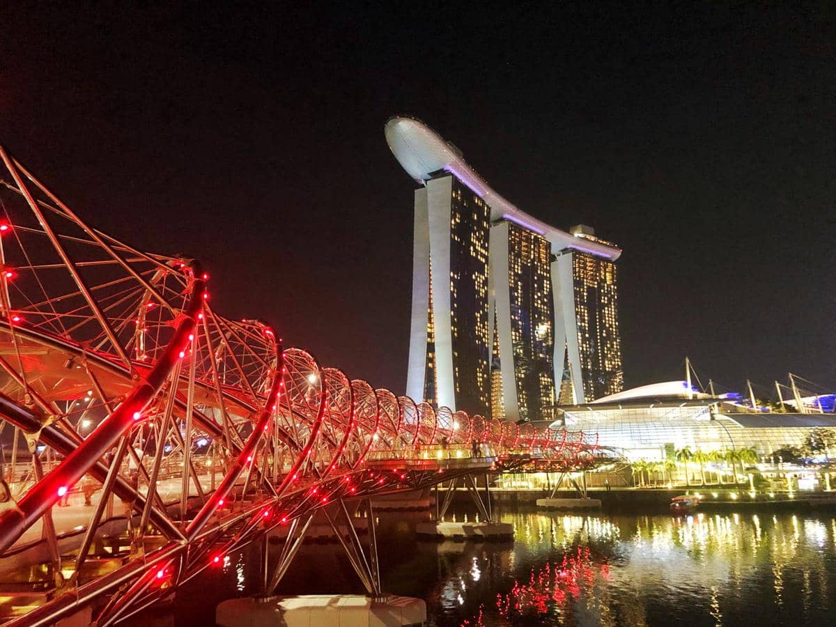 potret Helix Bridge