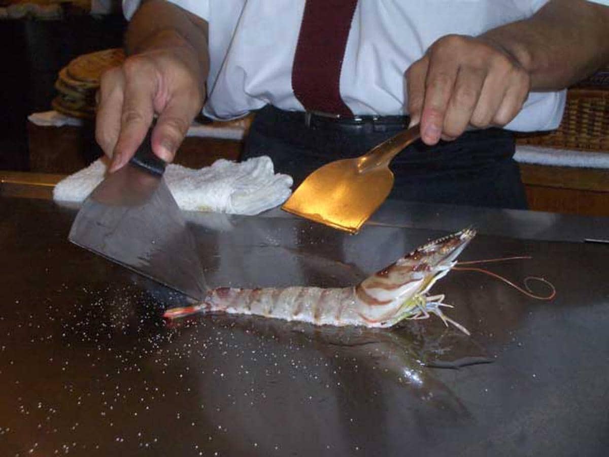 ilustrasi memasak udang