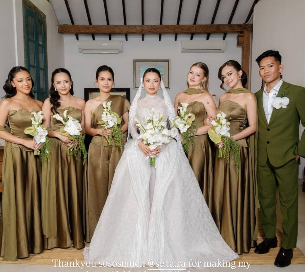 Bridesmaid-Groomsmen Jennifer Coppen dan Justin Hubner (instagram.com/jennifercoppenreal20)