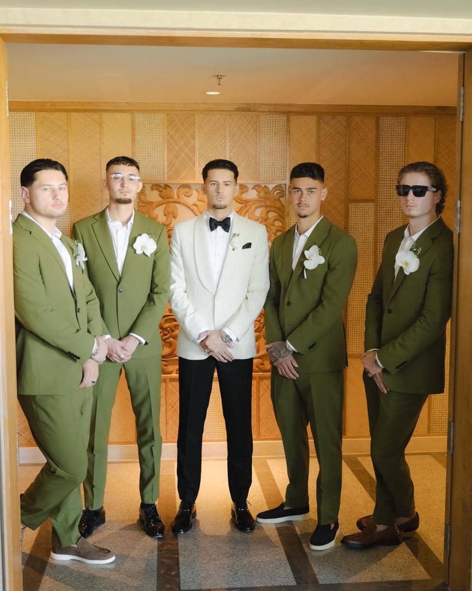 Bridesmaid-Groomsmen Jennifer Coppen dan Justin Hubner (instagram.com/jennifercoppenreal20)
