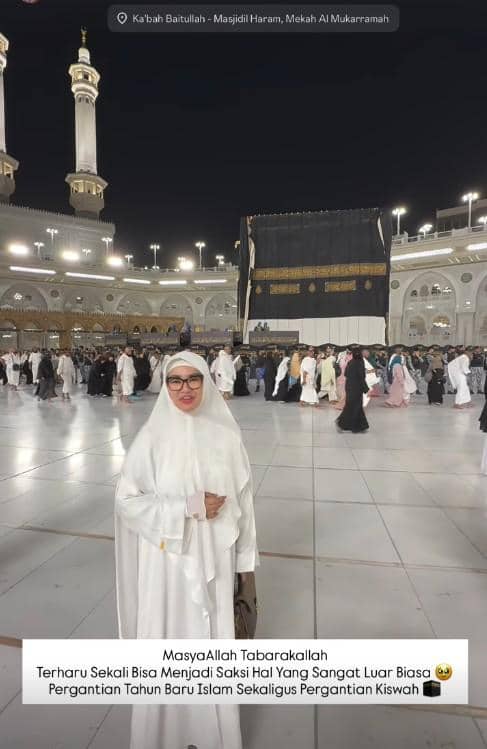 Fitri Carlina Ibadah Umrah 1 Muharram (instagram.com/fitricarlina)