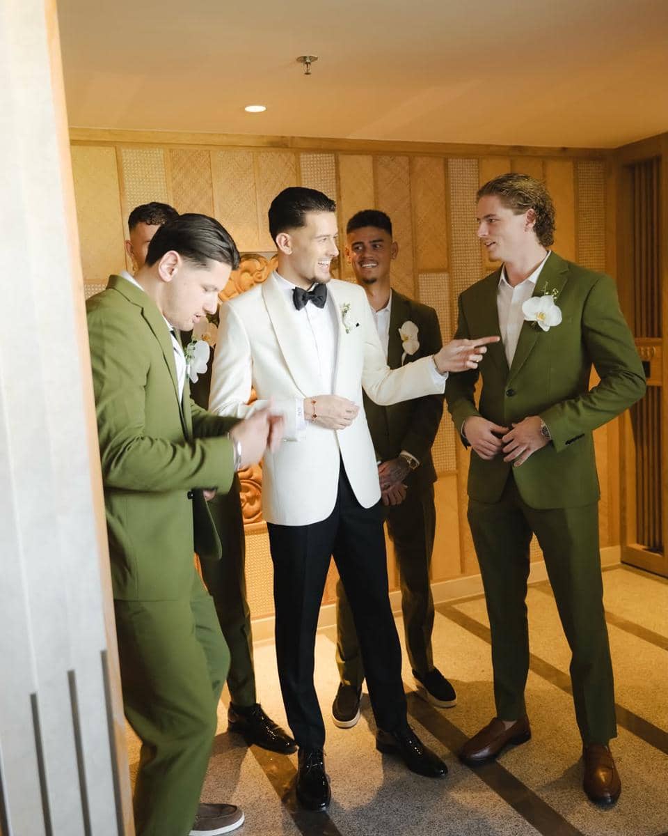 Bridesmaid-Groomsmen Jennifer Coppen dan Justin Hubner (instagram.com/jennifercoppenreal20)