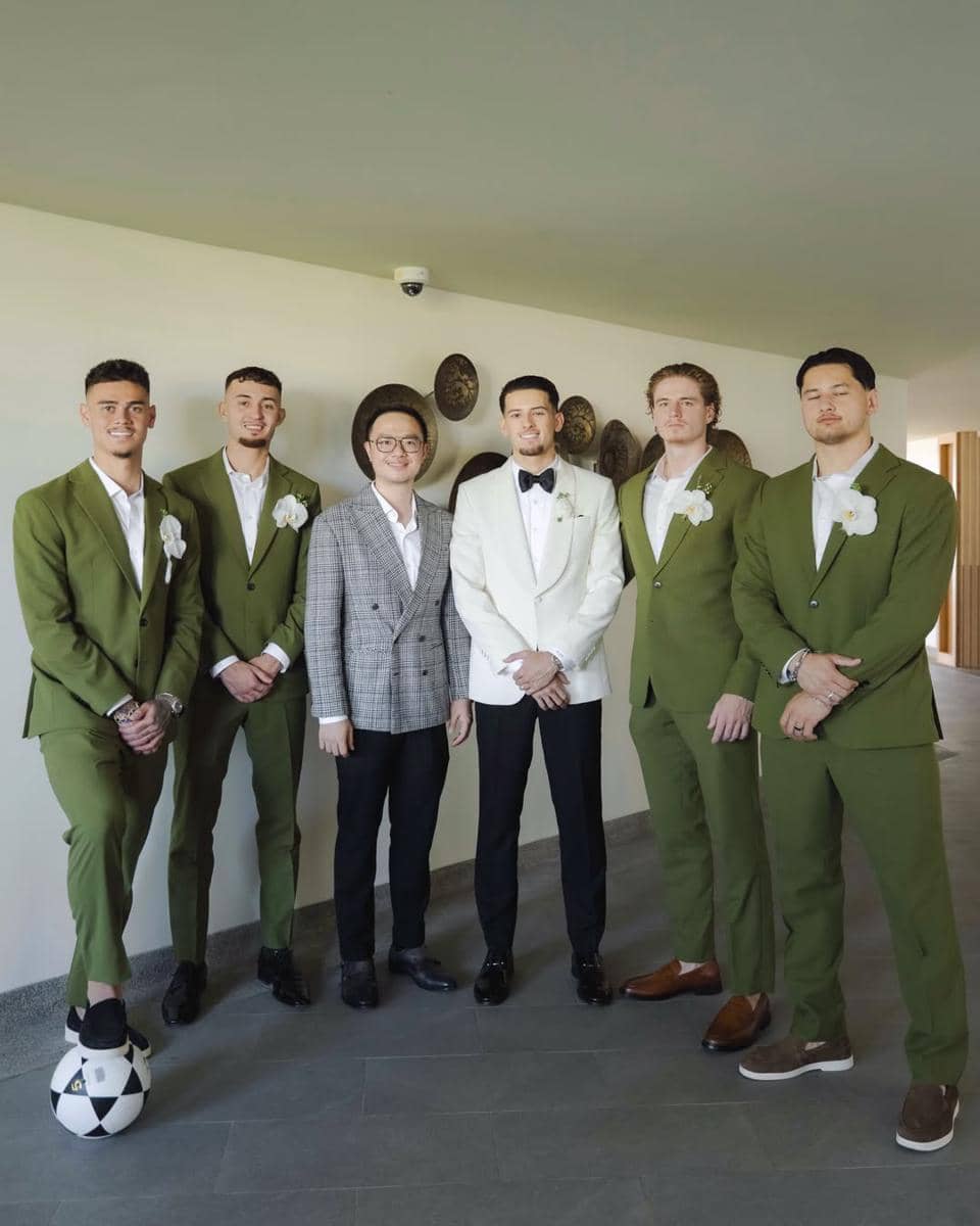 Bridesmaid-Groomsmen Jennifer Coppen dan Justin Hubner (instagram.com/jennifercoppenreal20)