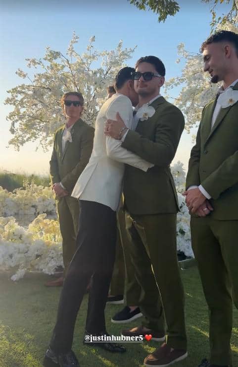 Bridesmaid-Groomsmen Jennifer Coppen dan Justin Hubner (instagram.com/jennifercoppenreal20)
