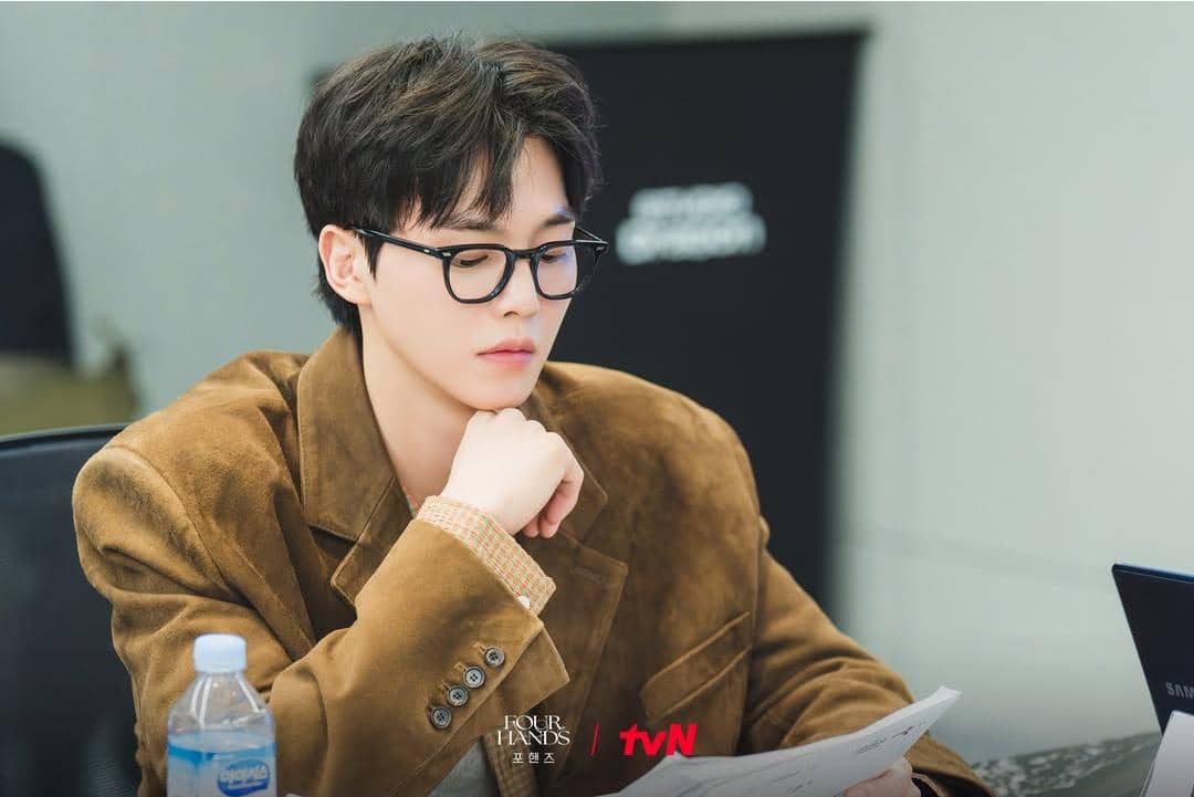 Song Kang di pembacaan naskah drama Four Hands, Two Sonatas
