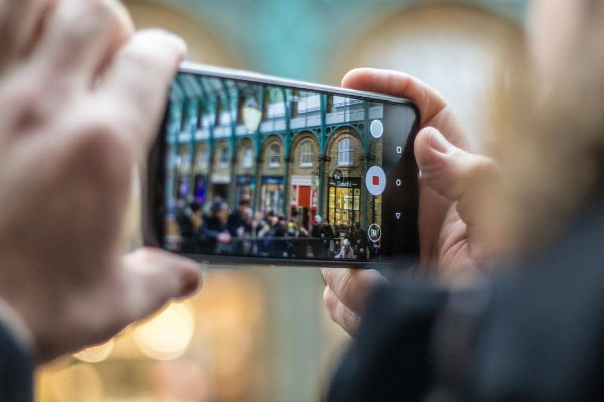 ilustrasi HP Android