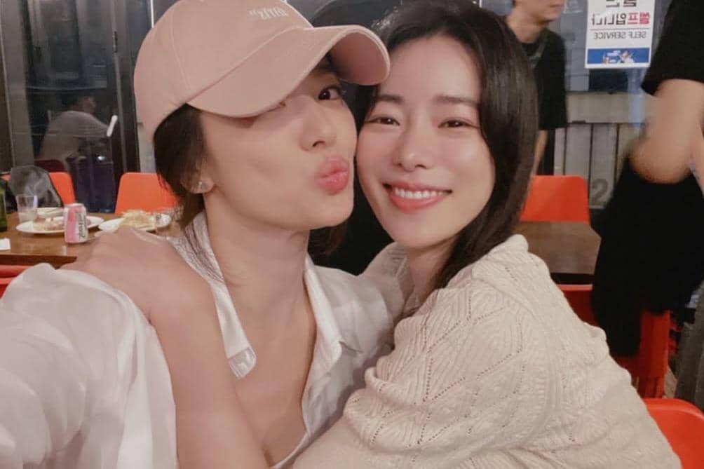 3 Bukti Perhatian Lim Ji Yeon pada Song Hye Kyo, So Sweet!