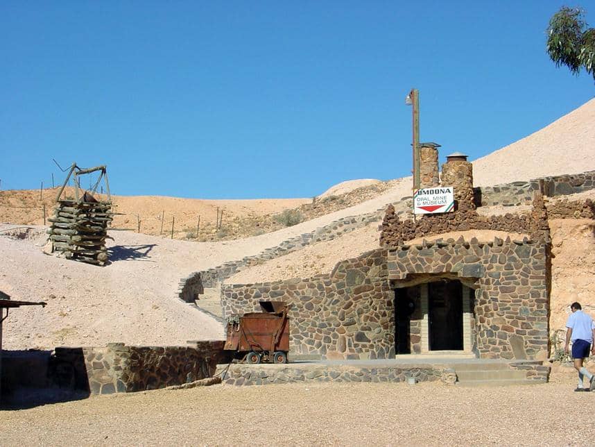 4 Fakta Unik Coober Pedy, Kota Sunyi yang Ternyata Bergelimang Opal
