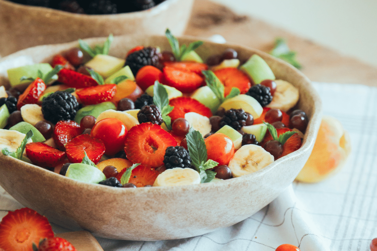 ilustrasi salad buah