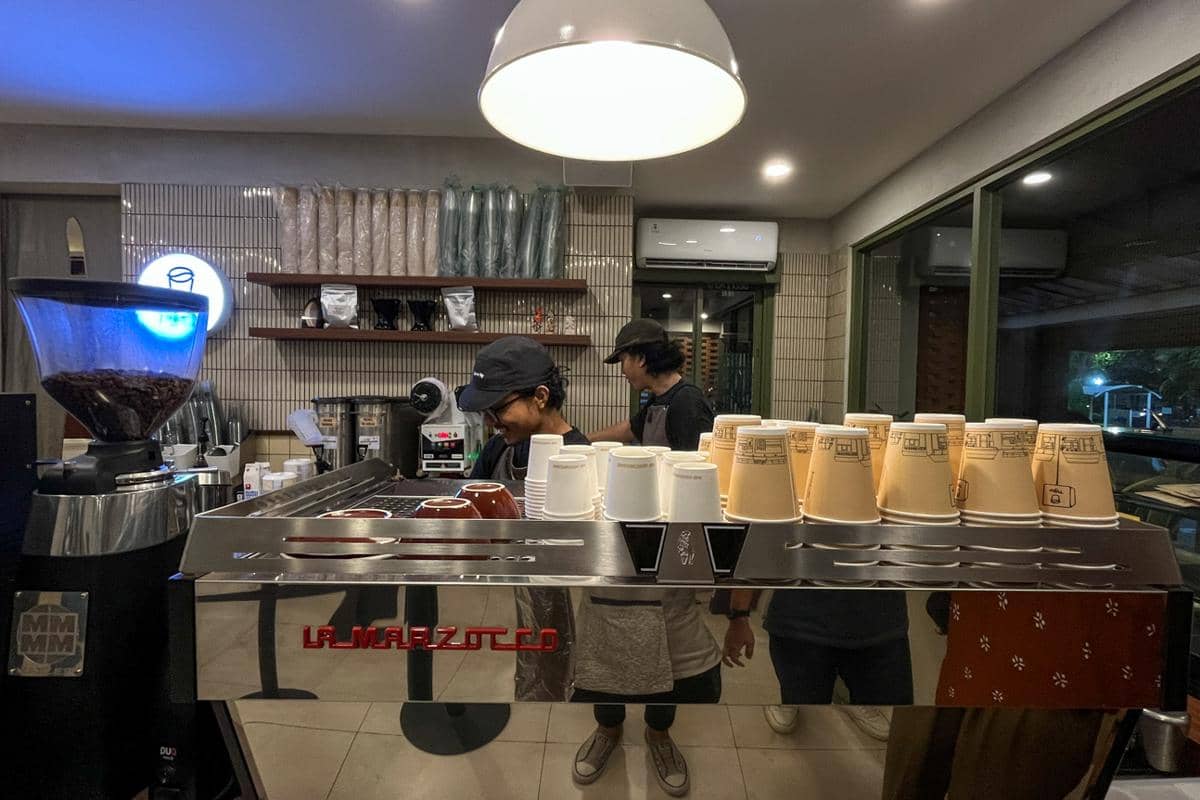 pembuatan sajian kopi di TUKU Renon (dok.pribadi/Natalia Indah)