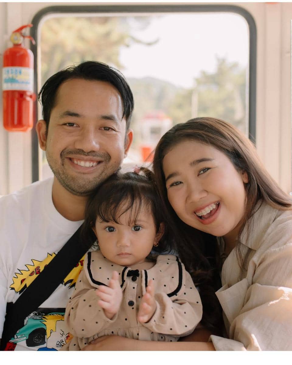 Kiky Saputri liburan di Busan bersama suami dan buah hati