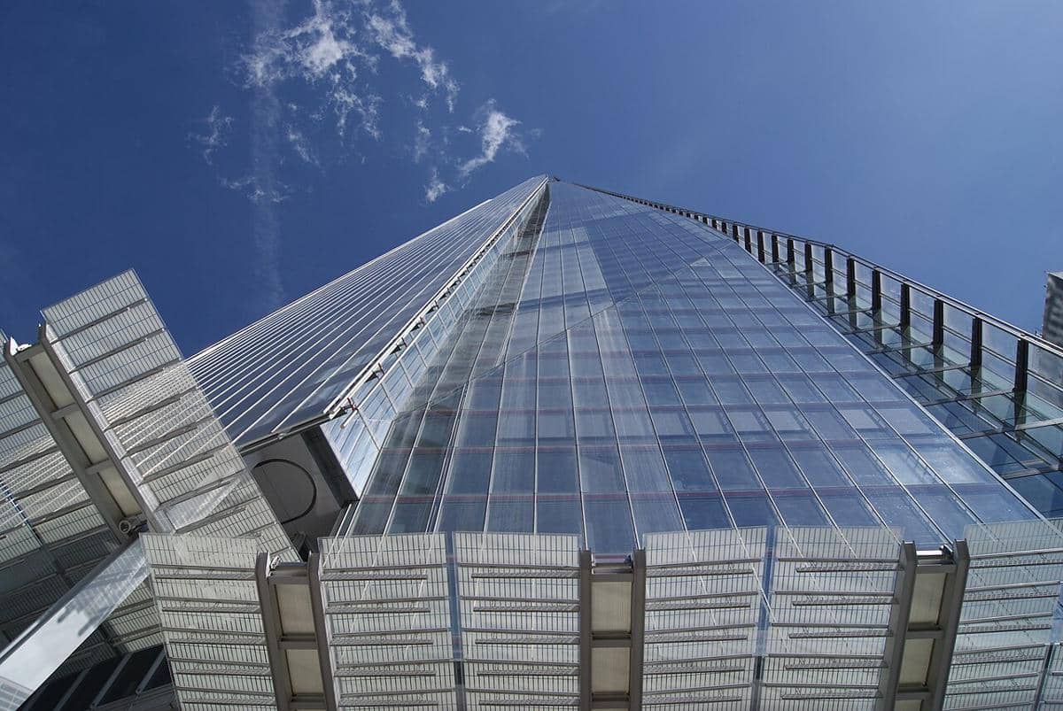Struktur panel kaca dari The Shard.