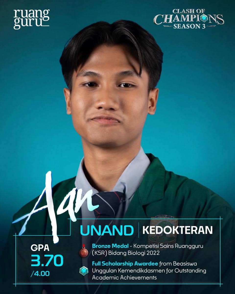 Aan, peserta Clash of Champions Season 3 dari Universitas Andalas jurusan Kedokteran, mengenakan jas almamater hijau dan dasi biru.