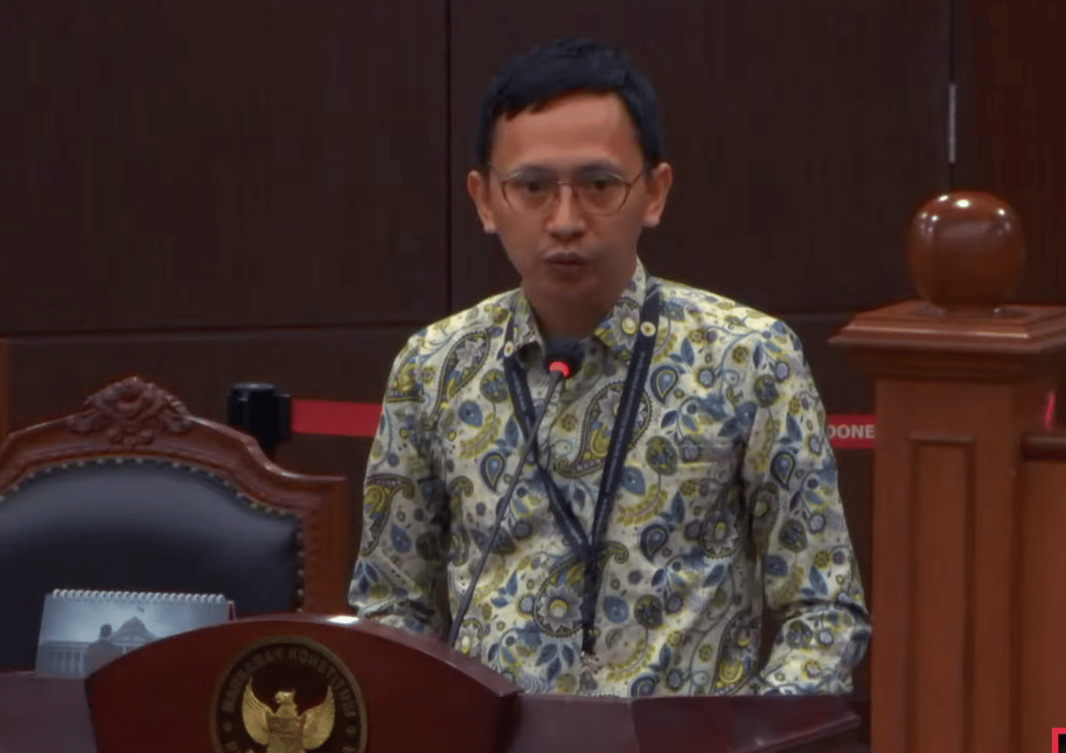 Air Mata Guru di Sidang MK, Diupah Rp50 Ribu per Bulan Gara-gara MBG