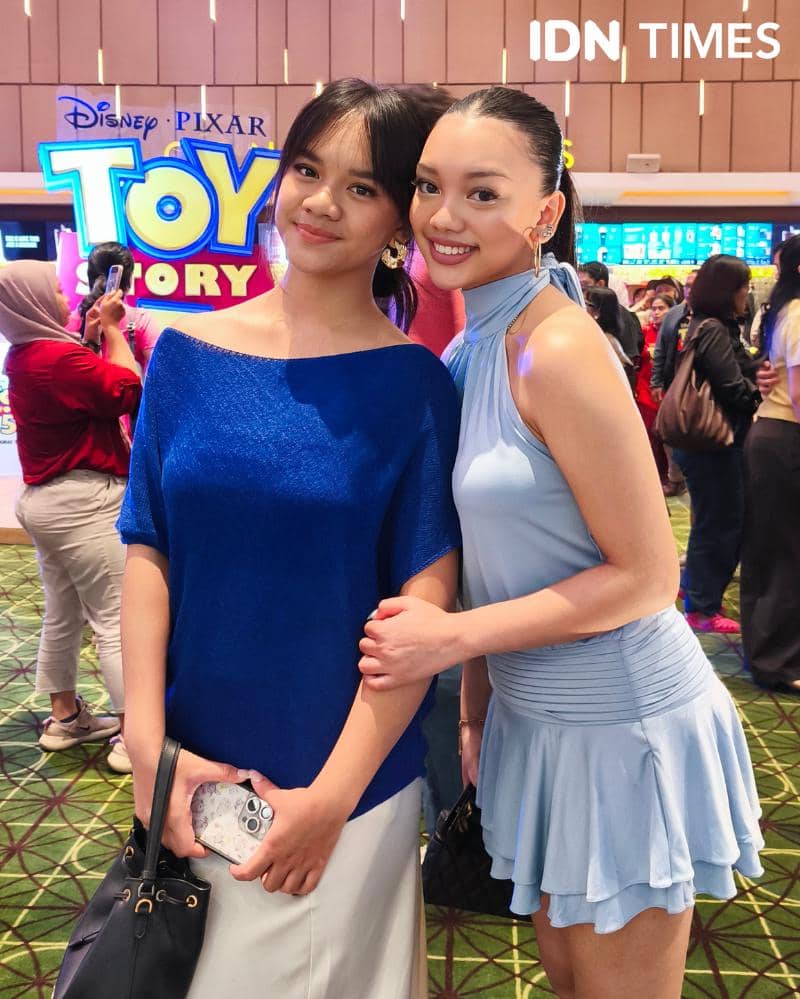 Potret Naura Ayu dan Neona Ayu saat hadiri gala premiere Toy Story 5 di Jakarta, Senin (15/6/2026) (IDN Times/Juan Dwi)