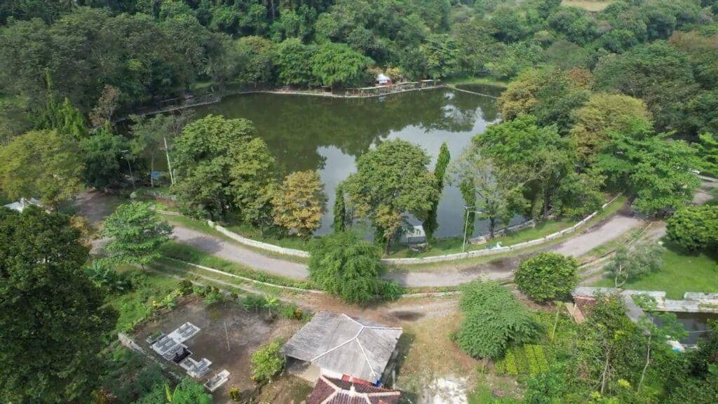 Bekas Tambang di Cirebon Berubah Tenang Jadi Ruang Senang