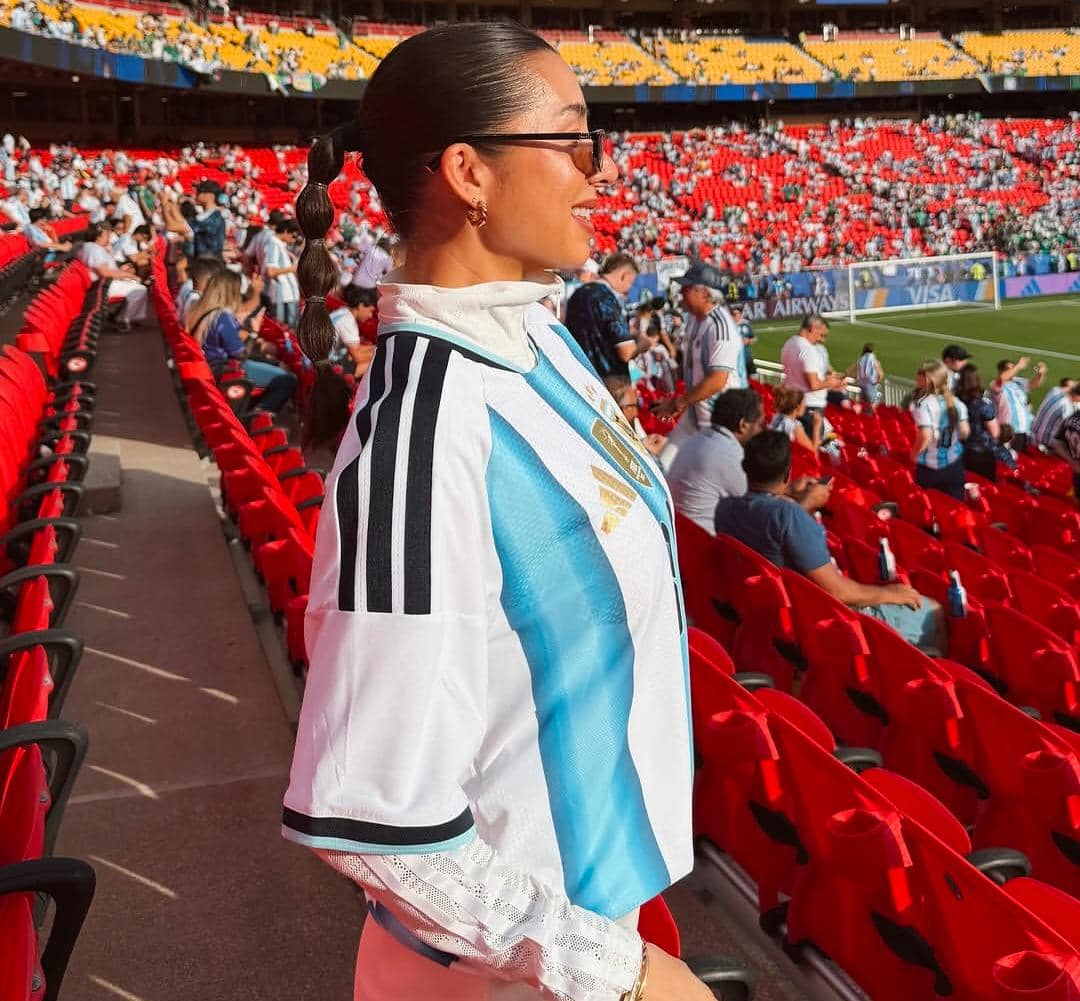 potret Jennifer Bachdim nonton pertandingan Argentina vs Aljazair di Piala Dunia 2026