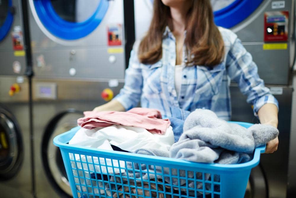 Alasan Bisnis Laundry Kiloan Tetap Bertahan di Era Mesin Cuci Canggih
