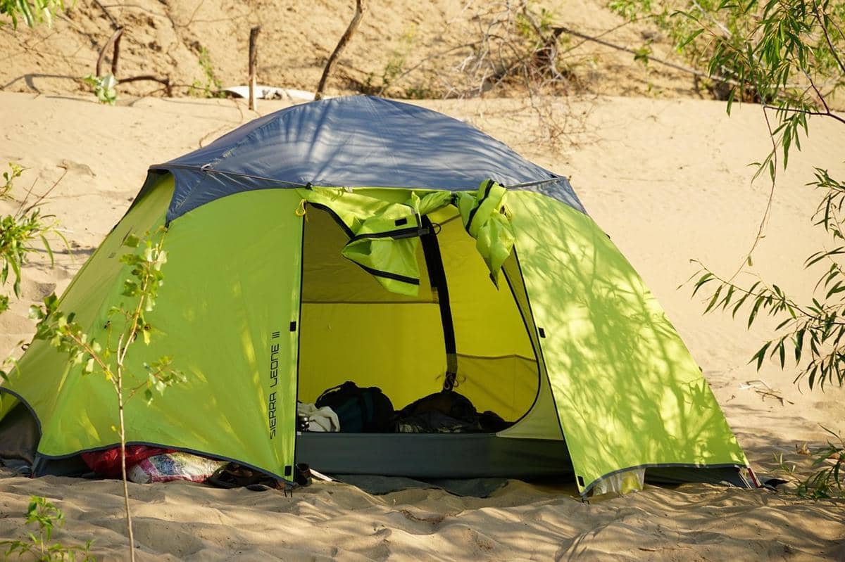 ilustrasi tenda