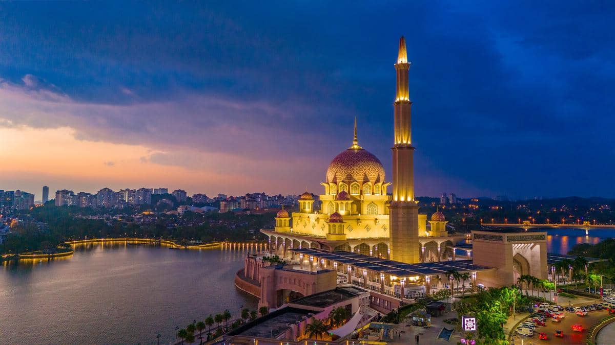 potret Putra Mosque