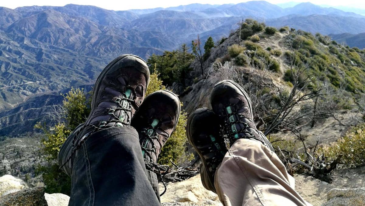 5 Tips Memilih Sepatu untuk Pendakian Musim Panas yang Nyaman dan Aman
