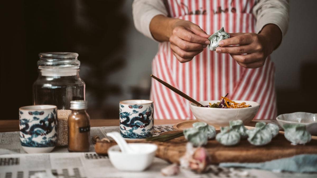 ilustrasi membuat dimsum ayam