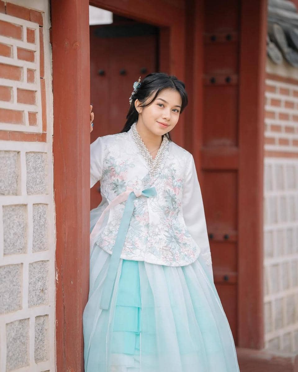 makeup korean look ala Diva Azzura