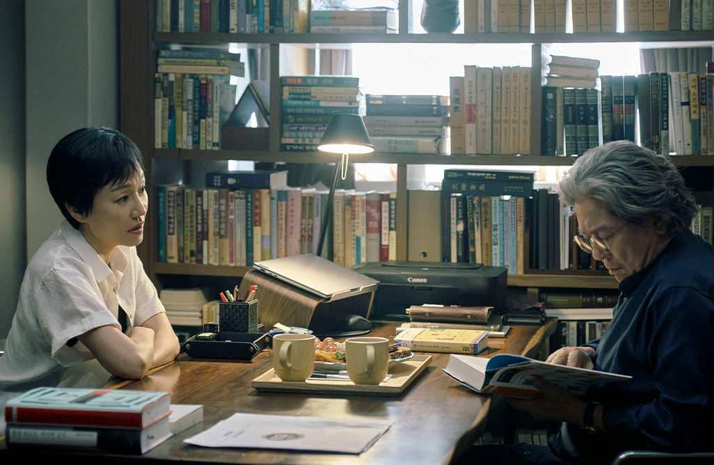 5 Alur dan Plot Menarik Notes from the Last Row yang Bikin Penasaran