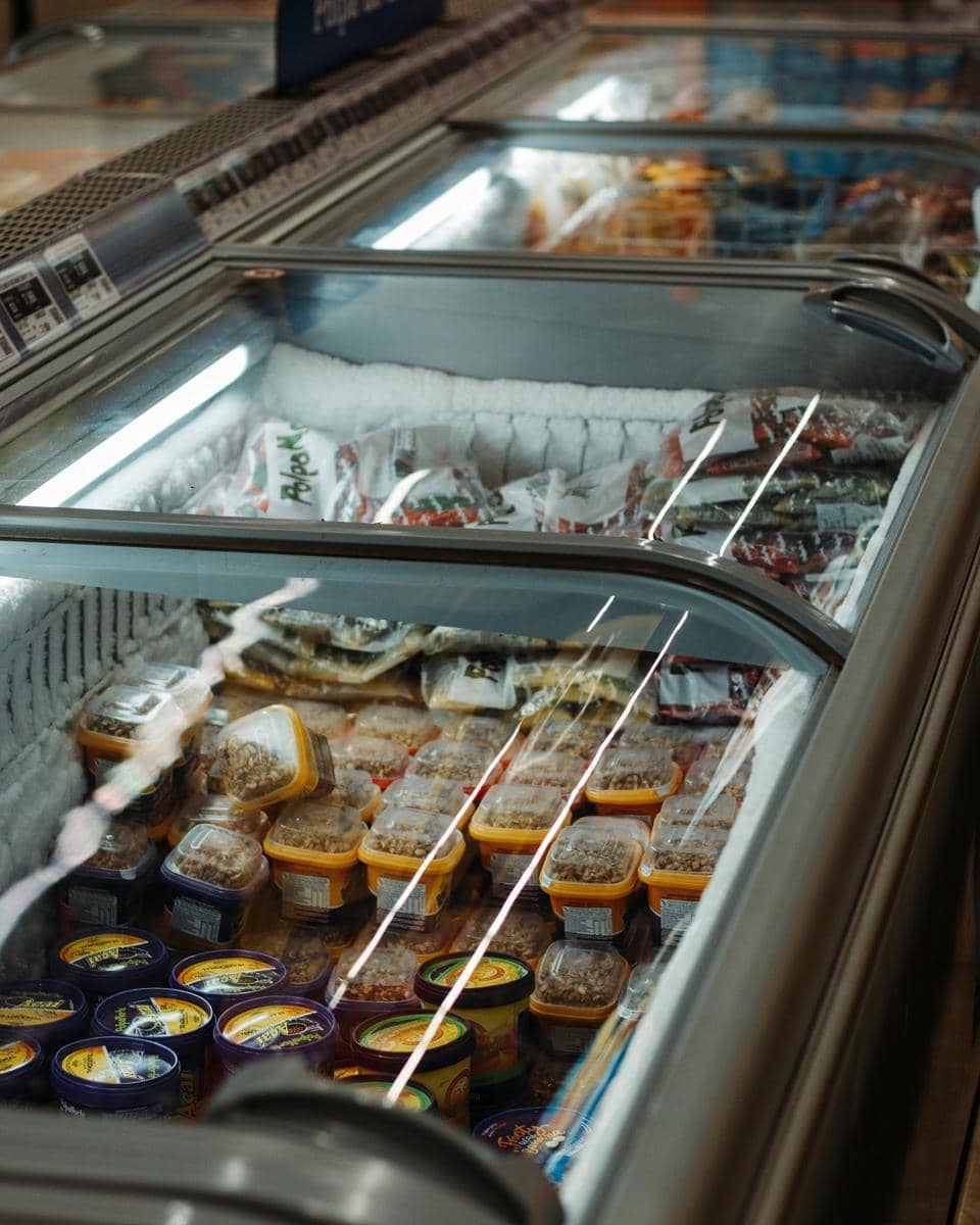 Ilustrasi frozen dessert di supermarket. (unsplash.com/Eduardo Soares)
