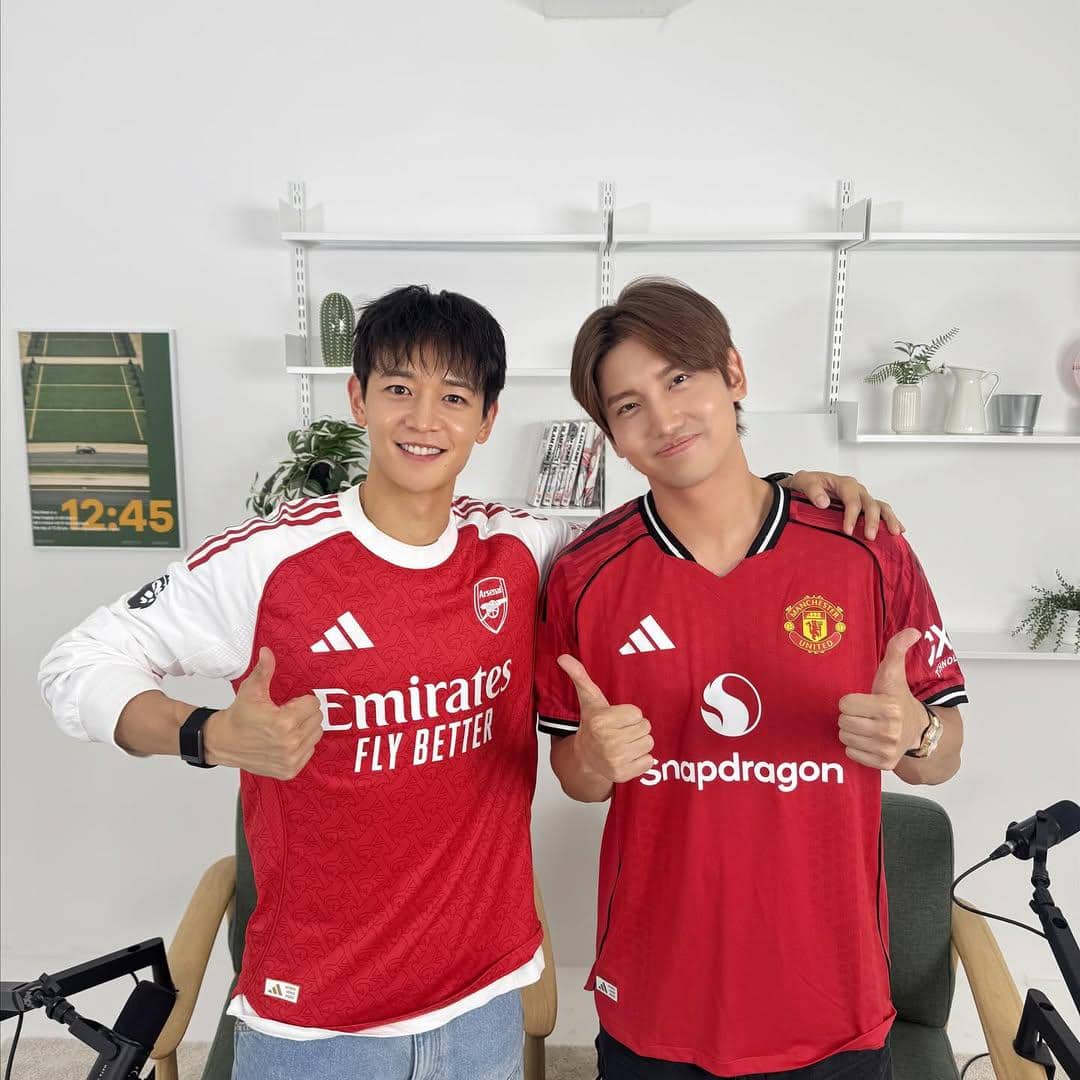 5 Artis Korea yang Suka Nonton Sepak Bola, Totalitas Dukung!