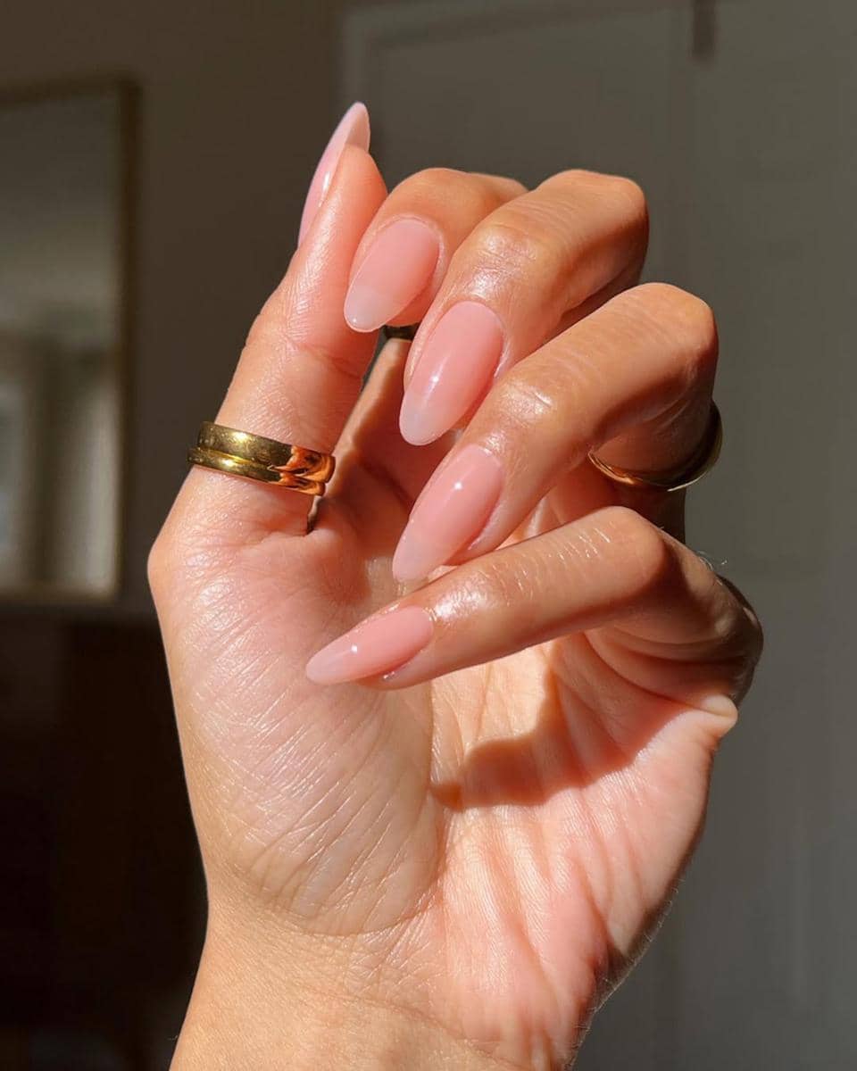 Inspirasi lip gloss nails 