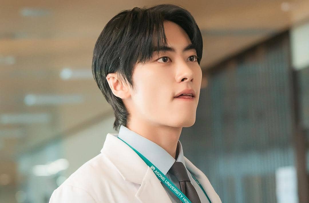 Lee Won Jung di drama Doctor on the Edge