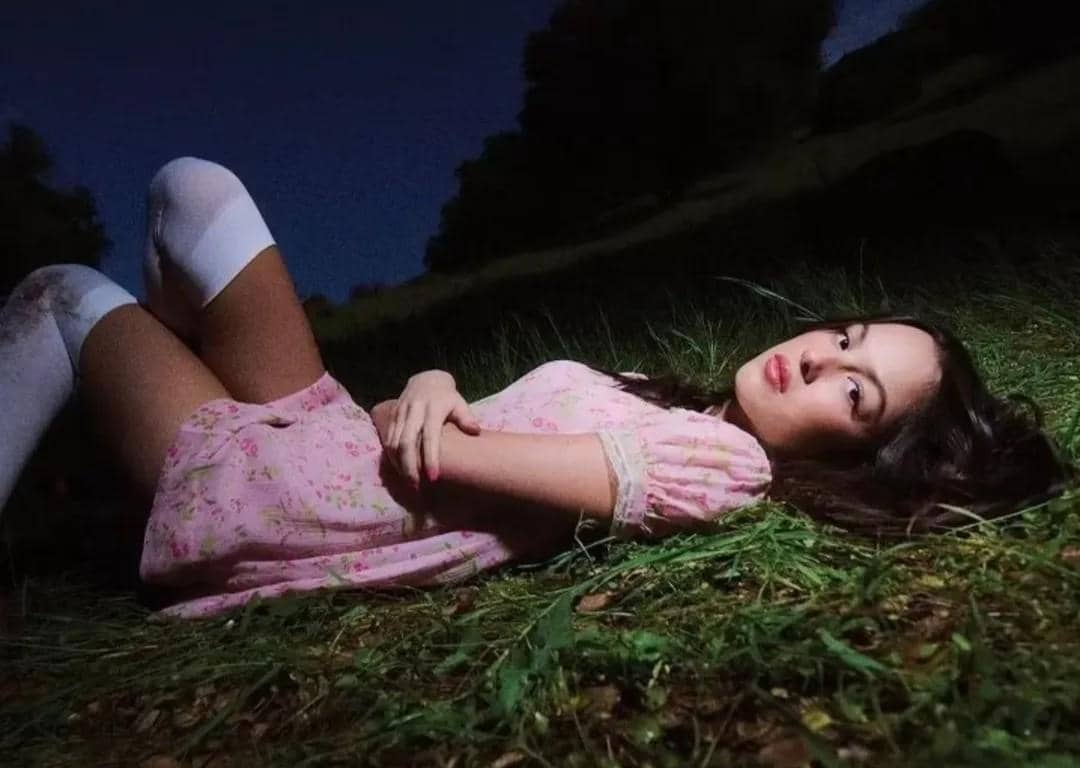 5 Lagu Terbaik di Album you seem pretty sad for a girl so in love