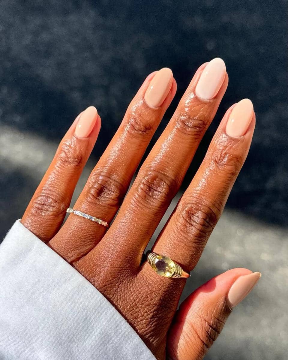 Inspirasi lip gloss nails 
