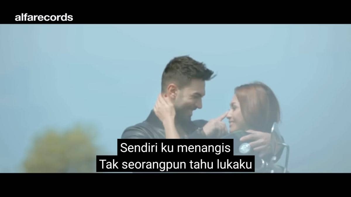 cuplikan video klip "Korbanmu