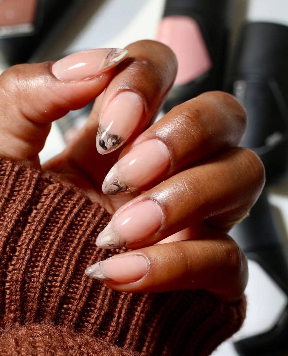 Inspirasi lip gloss nails