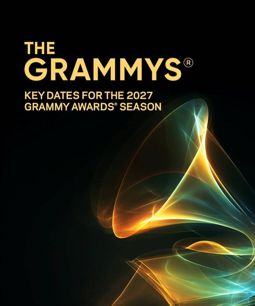 Poster resmi Grammy Awards 2027 dengan logo gramofon berwarna emas dan biru di latar belakang hitam elegan.