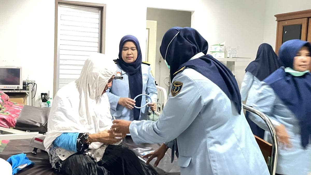 Pulang dari Tanah Suci, Jemaah Haji Sumbar Batuk dan Sesak Napas