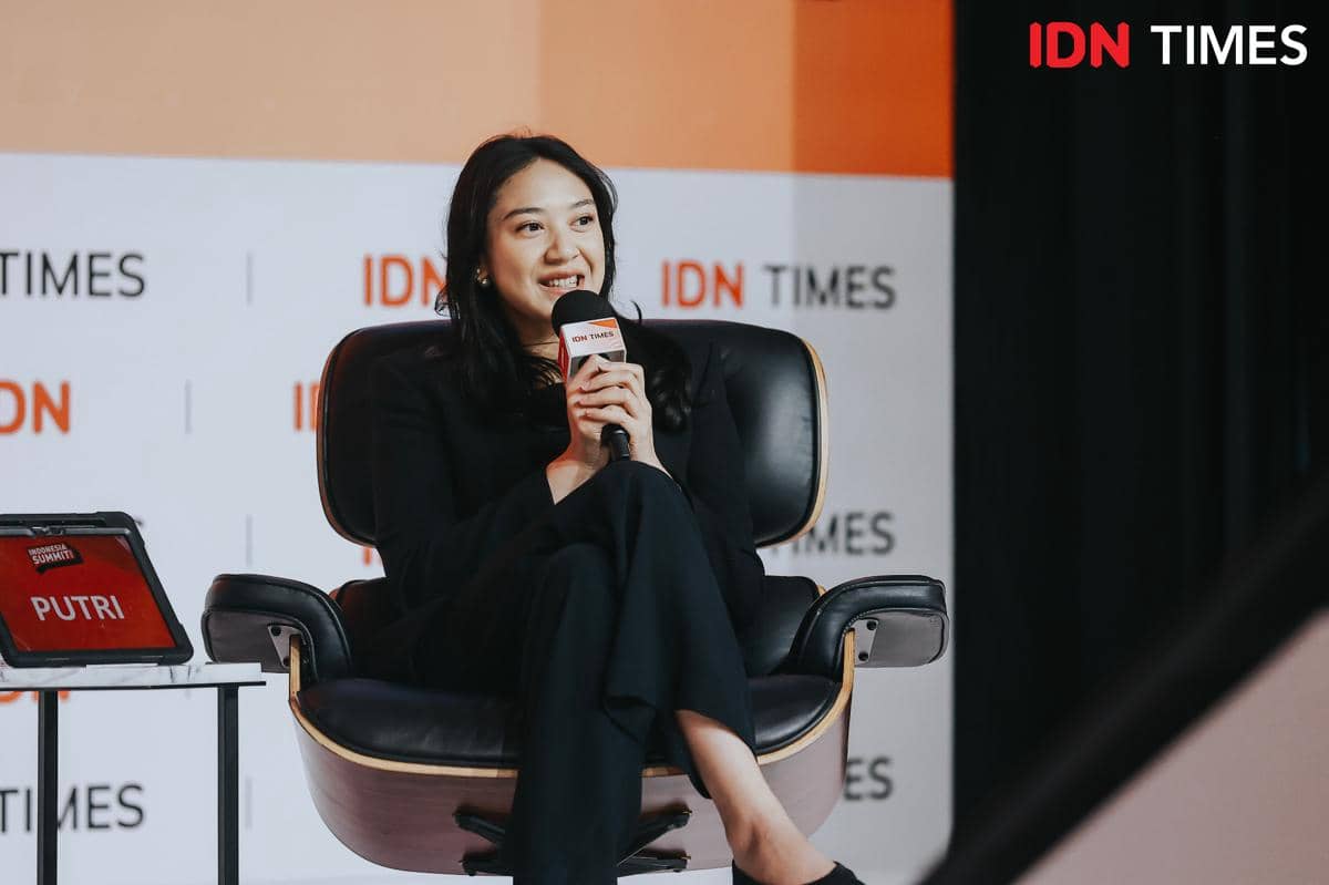 Chief Experience Officer Allobank, Putri Tanjung dalam acara Indonesia Summit 2026.