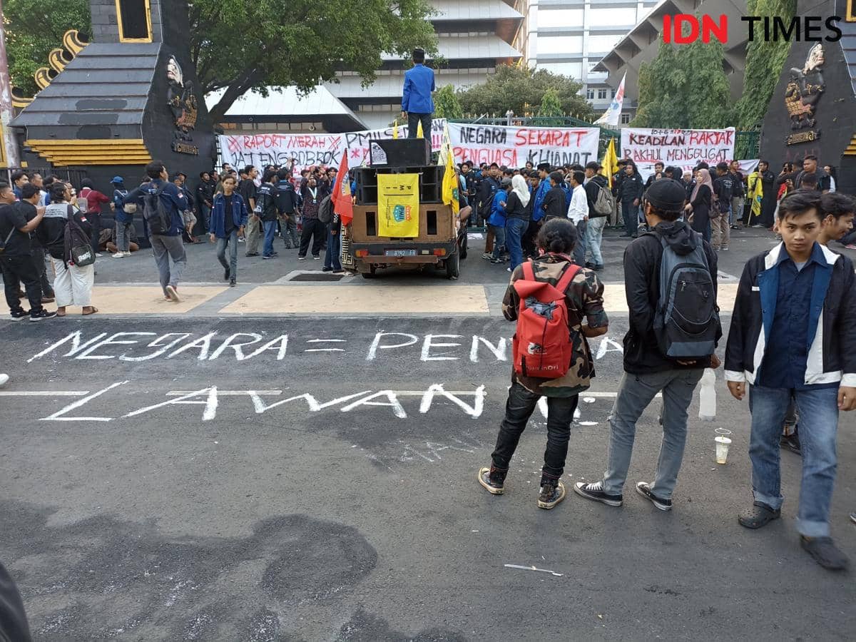 Demo di Semarang, Massa PMII Desak Pemerintah Cabut UU Polri