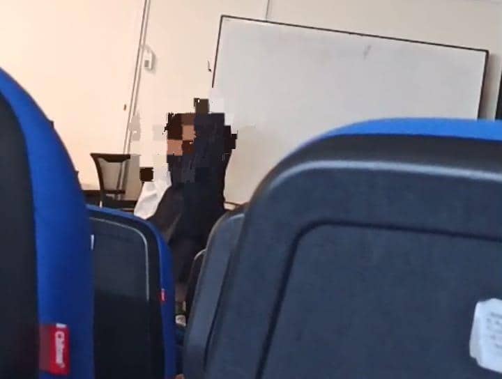 Sejoli Diduga Mahasiswa Unair Mesum di Kampus