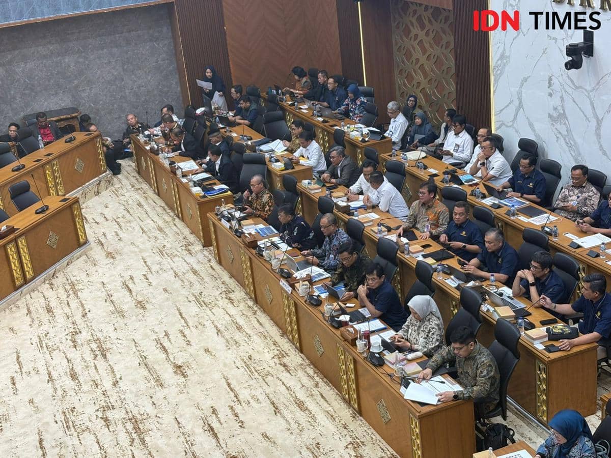 Banggar Cecar Menkeu soal RAPBN 2027 Banyak Typo dan Data Tak Lengkap