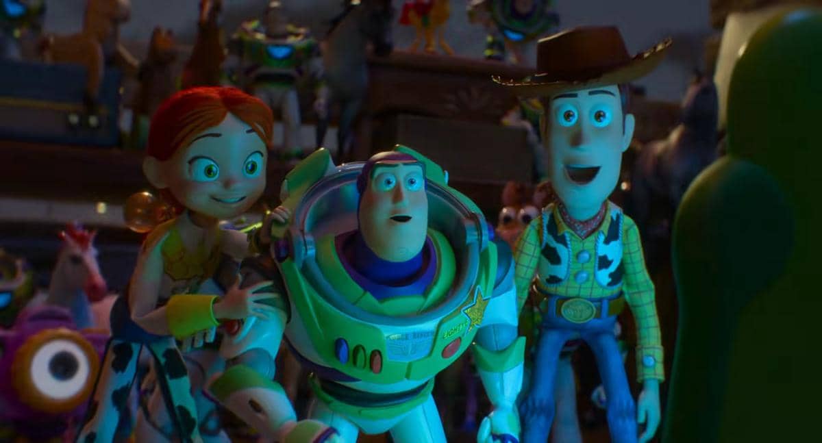 Cuplikan film Toy Story 5 menampilkan Jessie, Buzz, dan Woody menatap layar Lilypad (dok. Pixar Animation Studios/Toy Story 5)